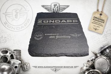 Zündapp Schiefer-Untersetzer 10 × 10 cm – „Stets Zuverlässig“